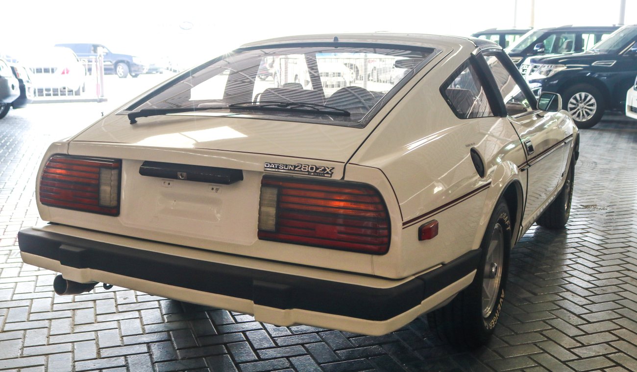 Datsun 280ZX Datsun ZX 280 is in excellent condition and has absolutely no defects