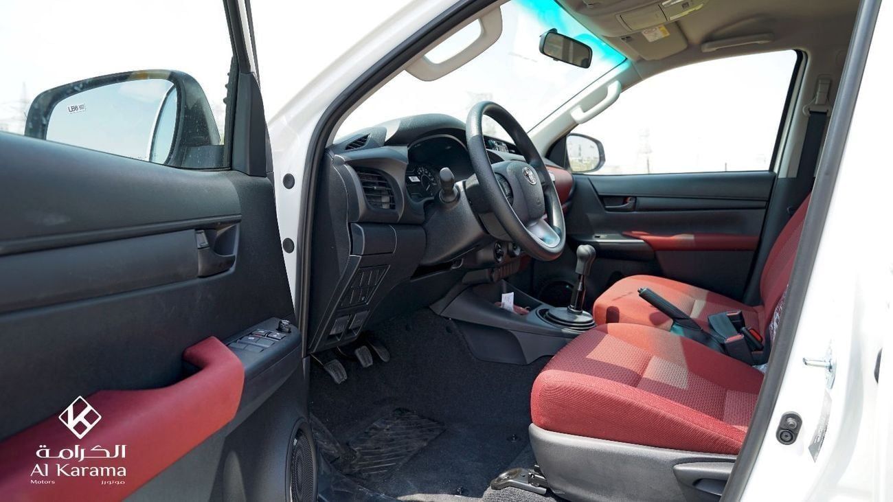 تويوتا هيلوكس 2.4L DLX 4x4 Manual Transmission | 6 Seater | GCC Specs | Power Mirror | Touch Screen Media Player