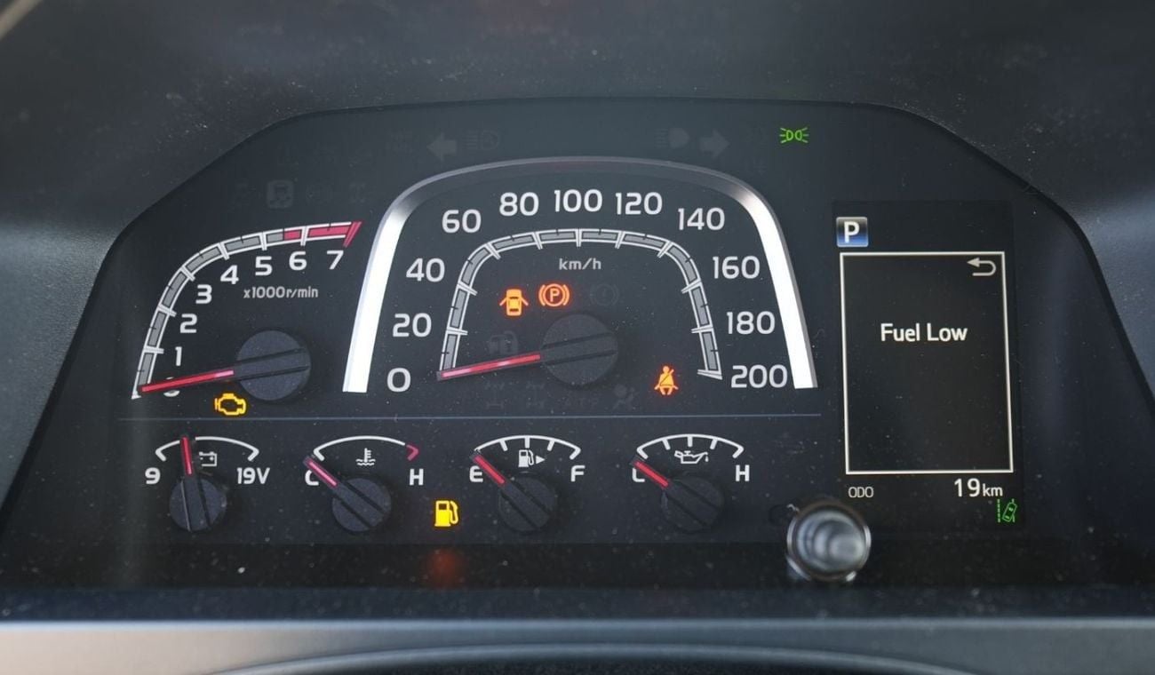 Toyota Land Cruiser 70 TOYOTA LC76 5DOORS PETROL 4.0L A/T MODEL 2025 40TH ANNIVERSARY FULL OPTION