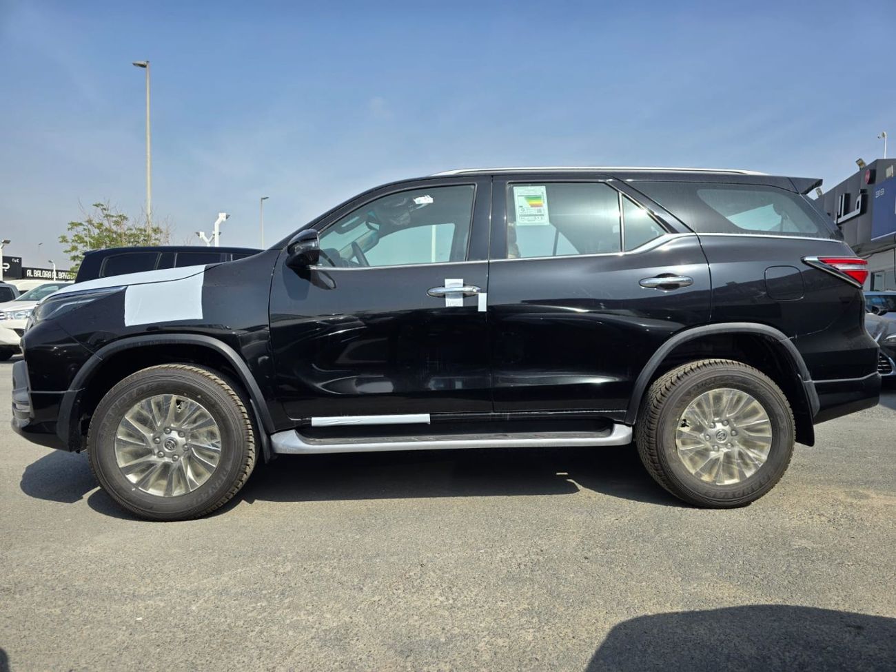 تويوتا فورتونر 4.0L PETROL A/T SR5 V6  7 SEATER