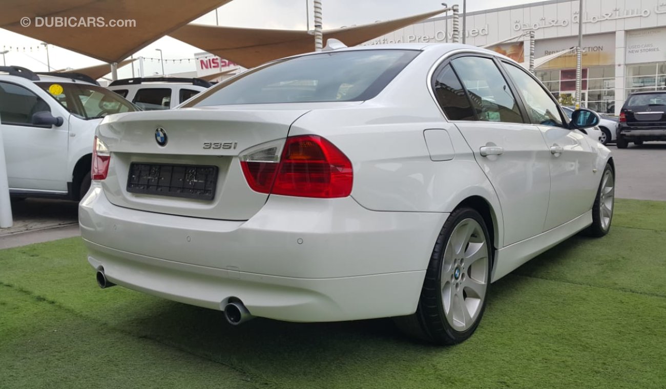 BMW 335i Gulf - Number One - Slot - Leather - Sensors - Wood - Fingerprint - Alloy Wheels - Cruise Control