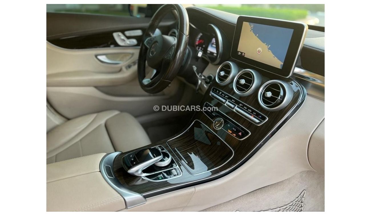 Mercedes-Benz C 300 MERCEDES BENZ C300 2015 4MATIC FULL OPTIONS ORIGINAL PAINT