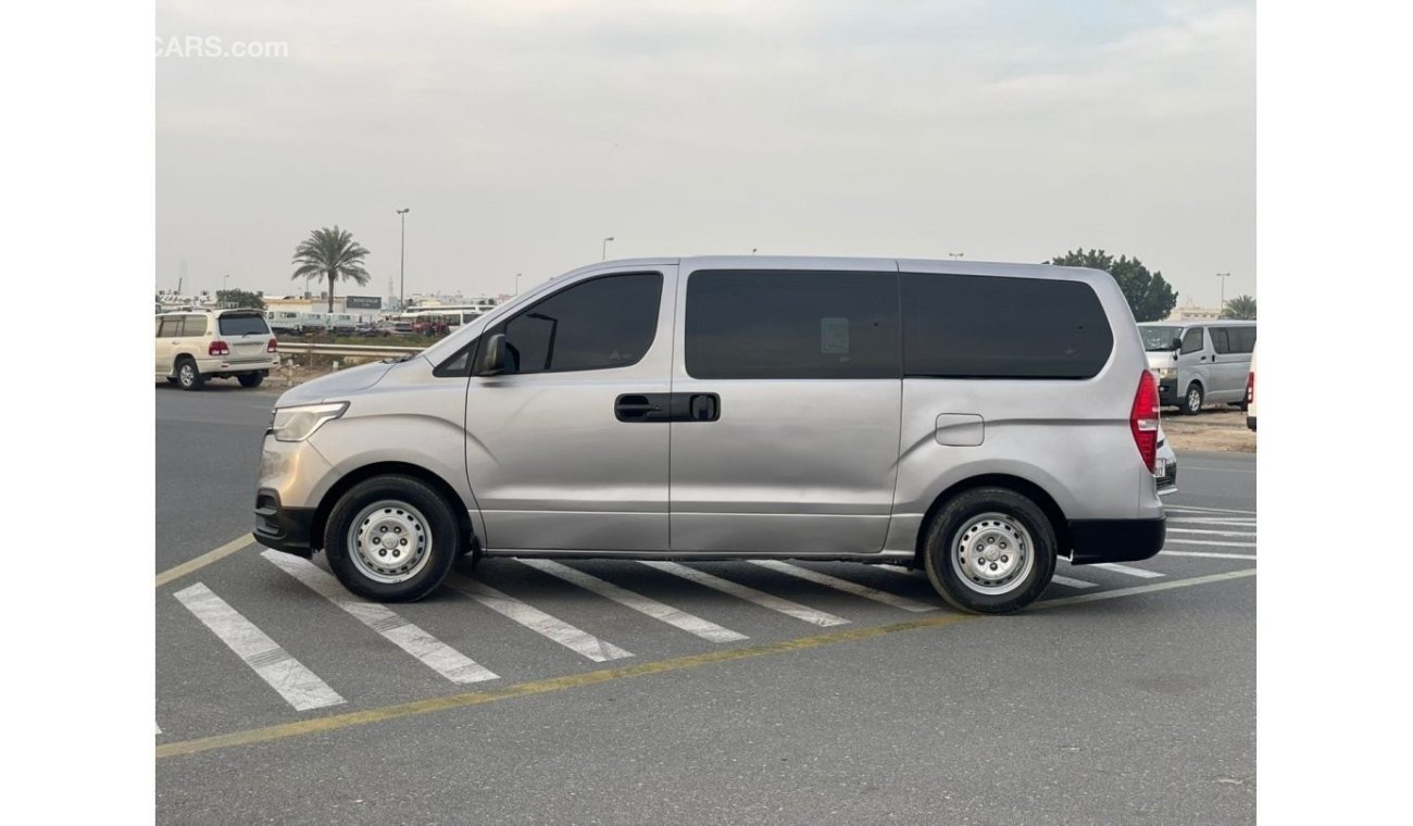 Hyundai H-1 2019 Hyundai H1 2.4L V4 - Automatic - 12 Seater Passenger - Patrol / GCC Specs