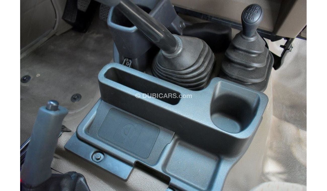 Toyota Land Cruiser TOYOTA LAND CRUISER 71 HARDTOP SHORT WHEEL BASE  V6 4.0L PETROL 5 SEAT MANUAL TRANSMISSION SAHARA E