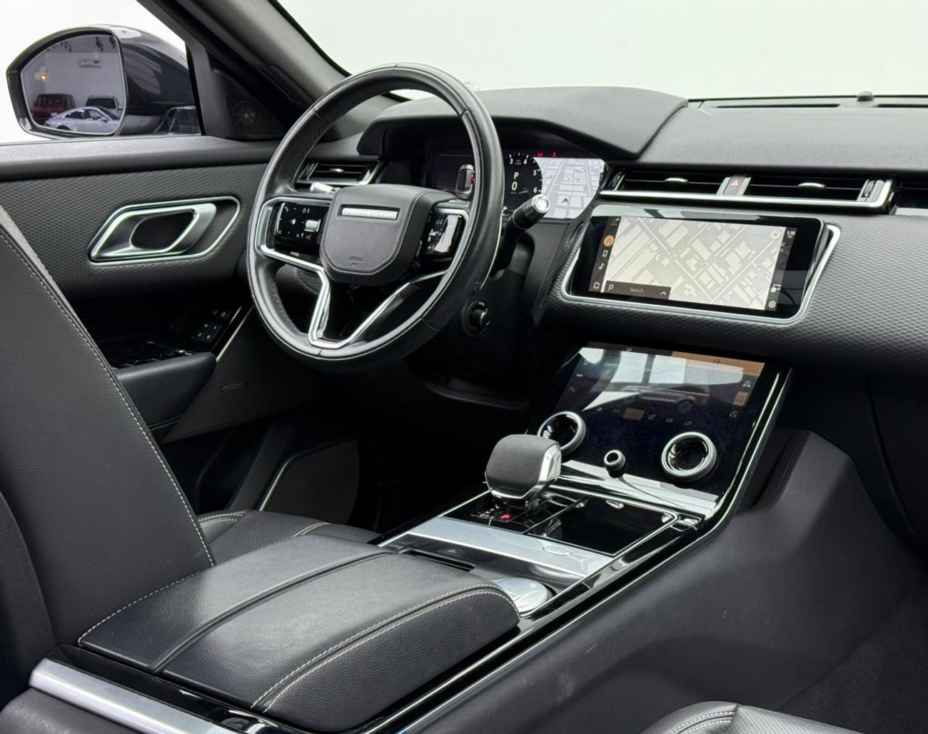 لاند روفر رينج روفر فيلار P250 R-Dynamic 2.0L 2021 Range Rover Velar SE ,Agency Warranty ,Agency Full Service History ,Excelle