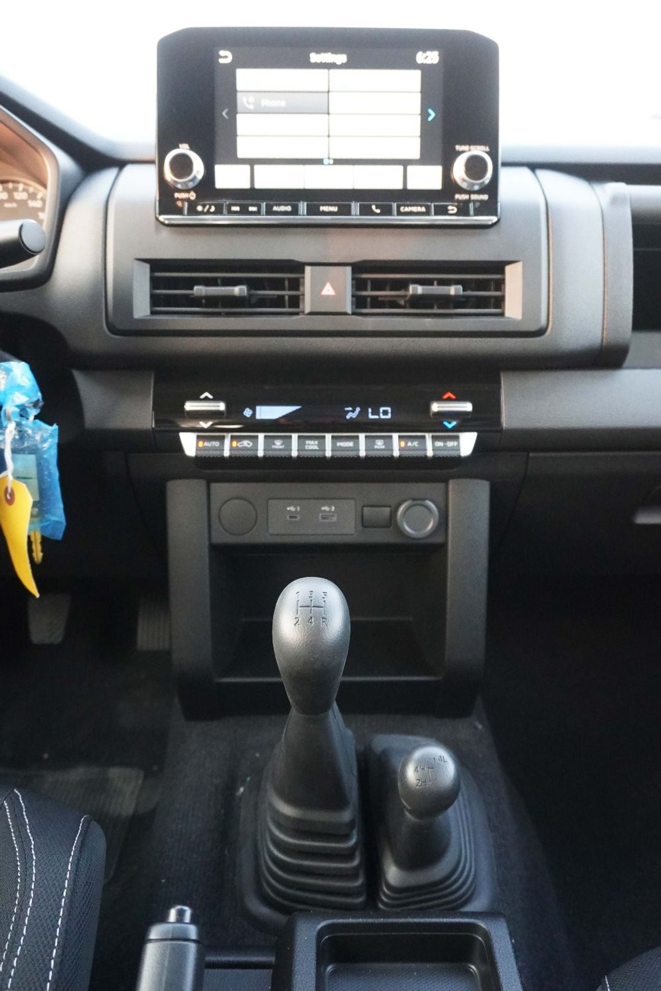 ميتسوبيشي L200 2.4L PETROL MANUAL TRANSMISSION DOUBLE CAB