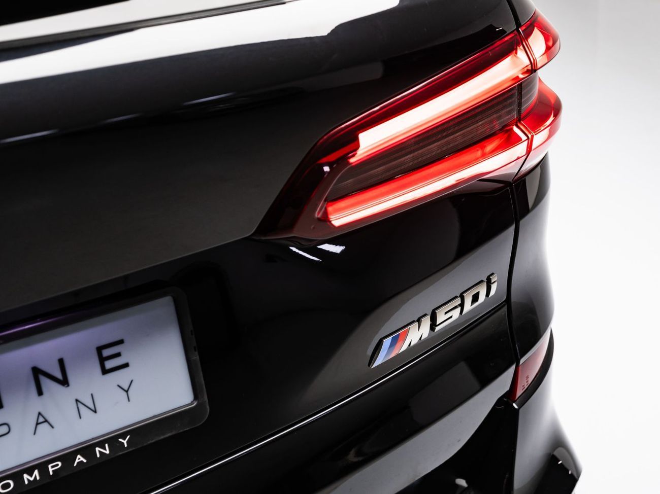 بي أم دبليو X5 M50i 4.4L