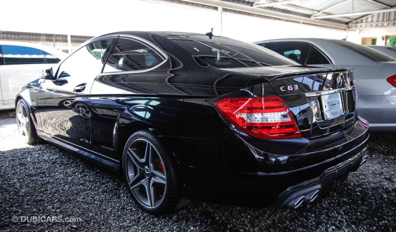 مرسيدس بنز C 63 كوبيه AMG, import japan. low KM 70000