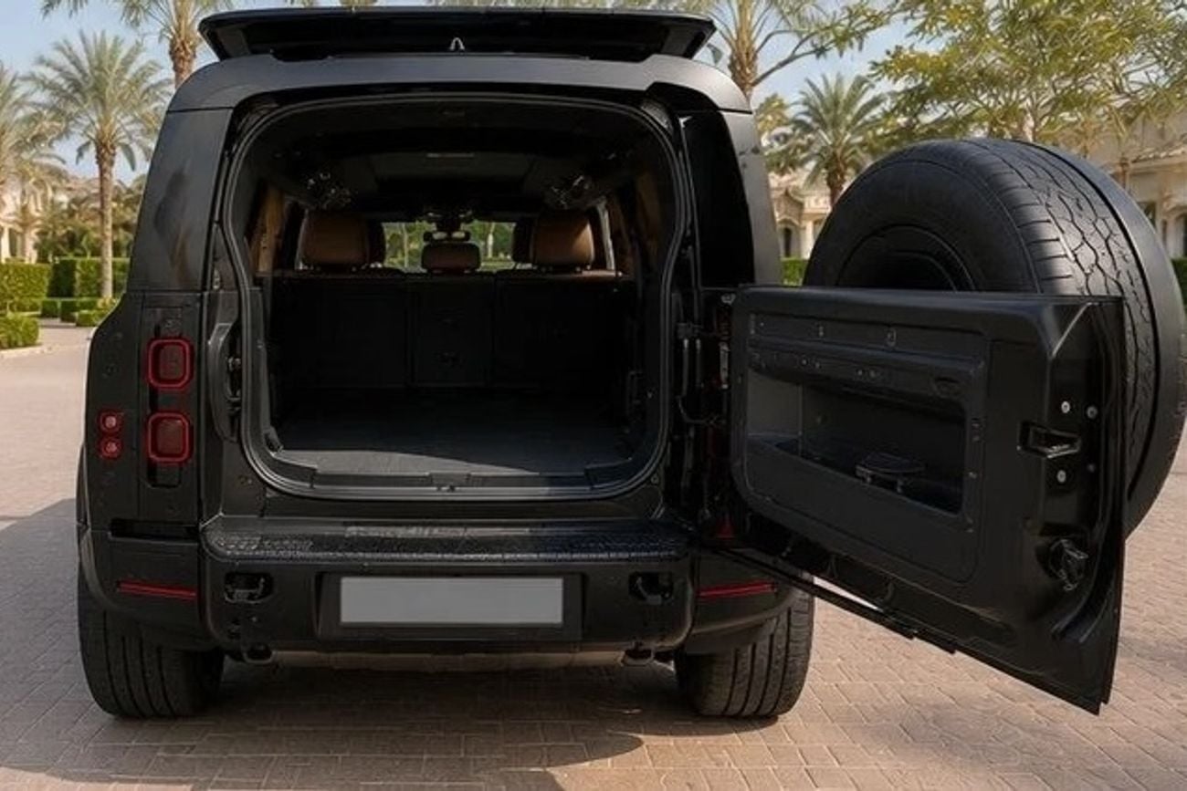 لاند روفر Defender 130 P400 X Dynamic HSE