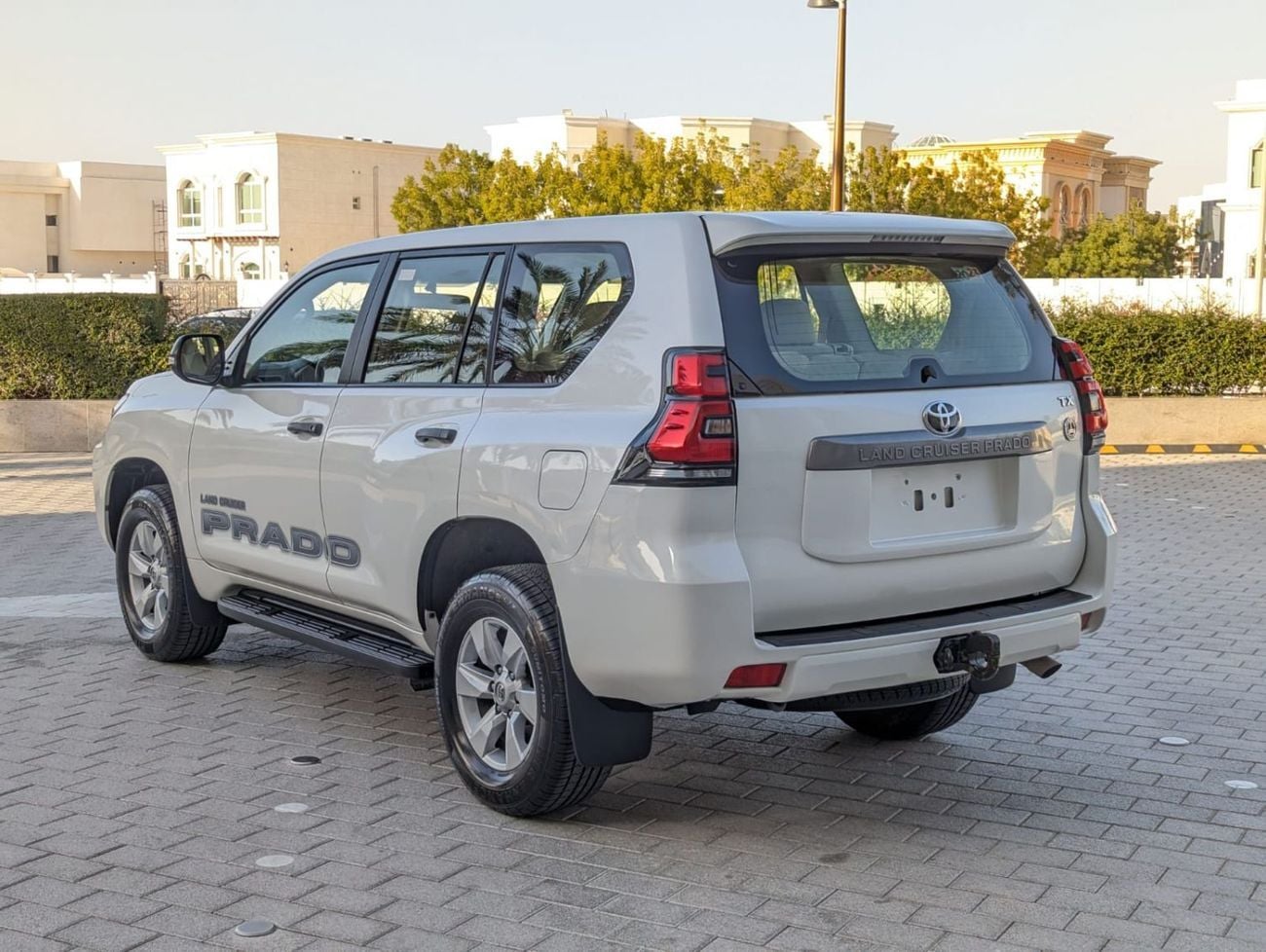 تويوتا برادو TXL1 Toyota Prado 2023 LHD white colour Gcc specs