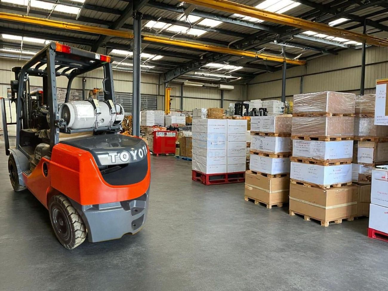 Toyota Fork lift TOYOTA 3- TON 3 STAGE GASOLINE/LPG FORKLIFT TRUCK MODEL 32- (Export only)