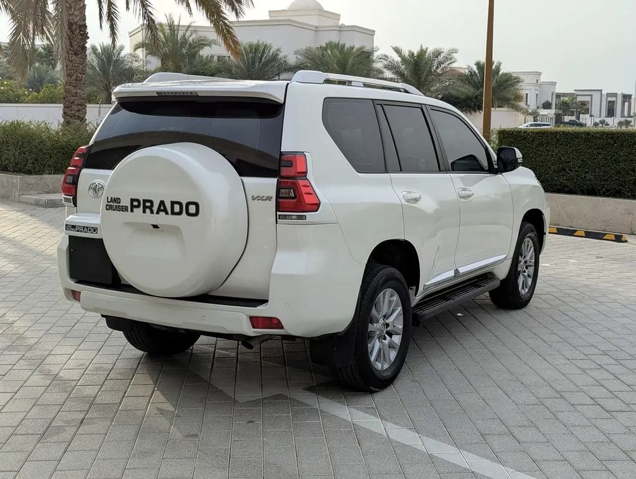 Toyota Prado VXR Full Option-V6 4.0L-GCC specs-Well Maintained