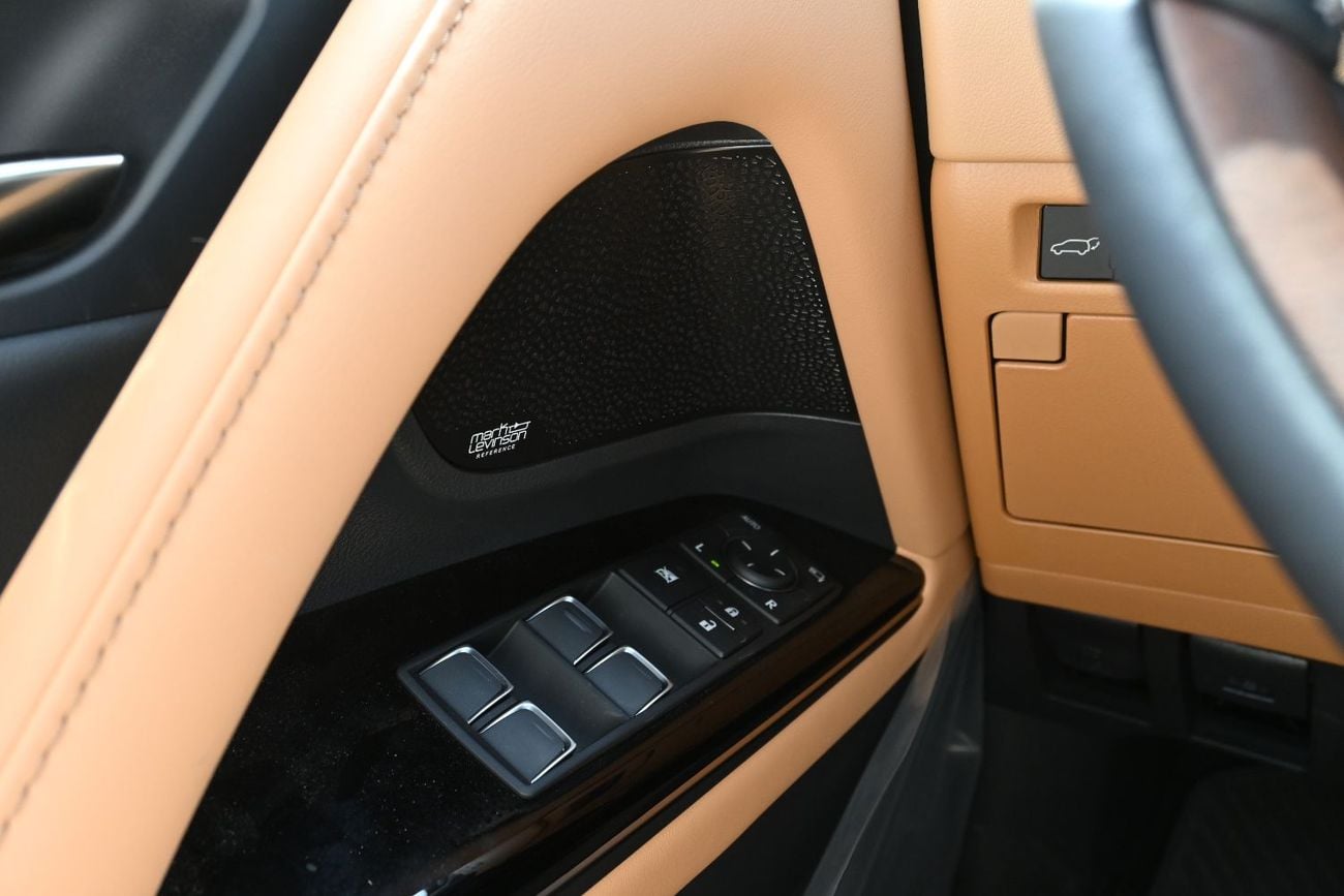 Lexus LX 700h Lexus LX700h Signature 3.5L Twin-Turbo + Hybrid V6, Petrol, Model 2025