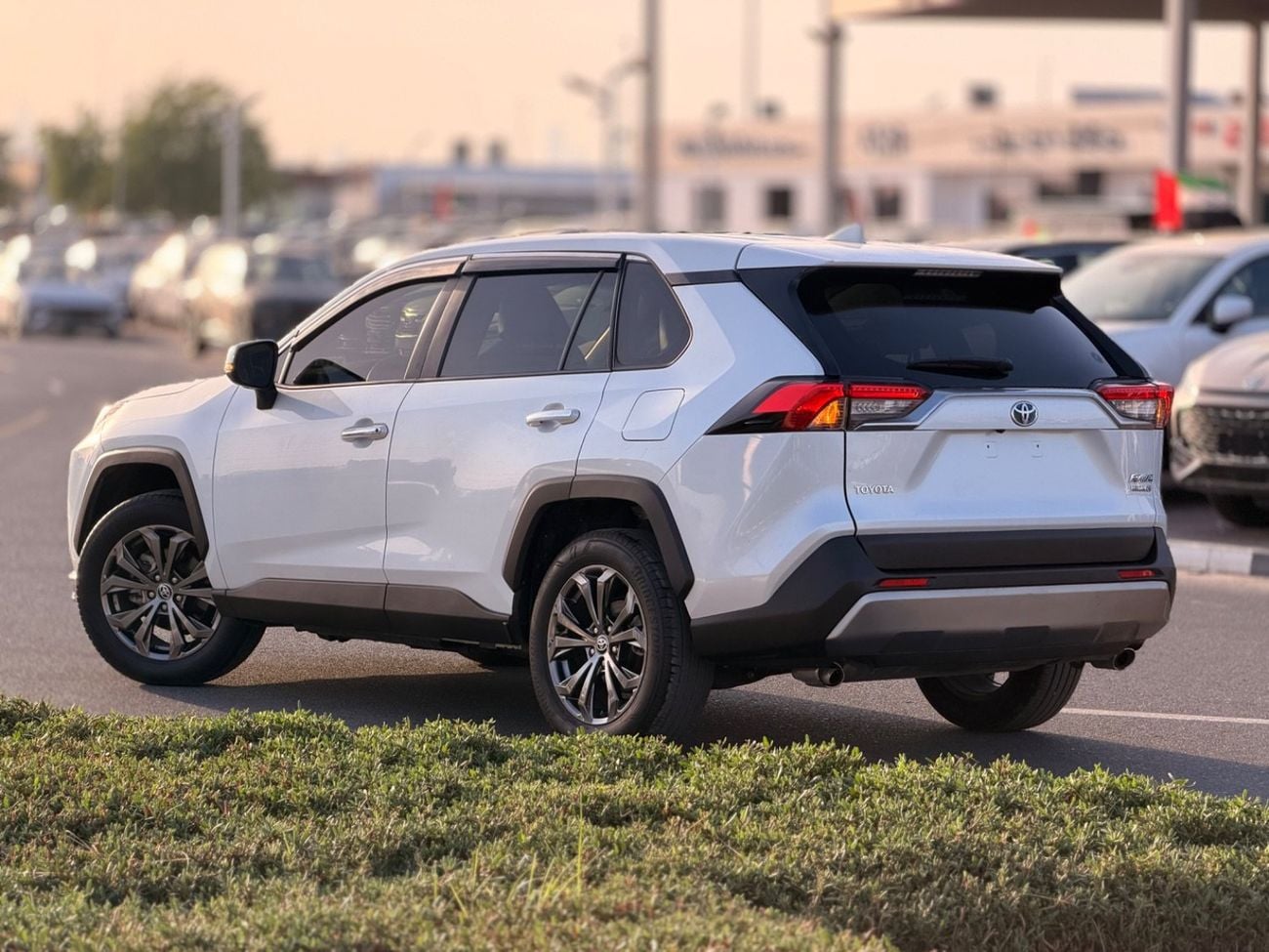 تويوتا راف ٤ Hybrid 2.0L Japan 360 Camera, full option 2024