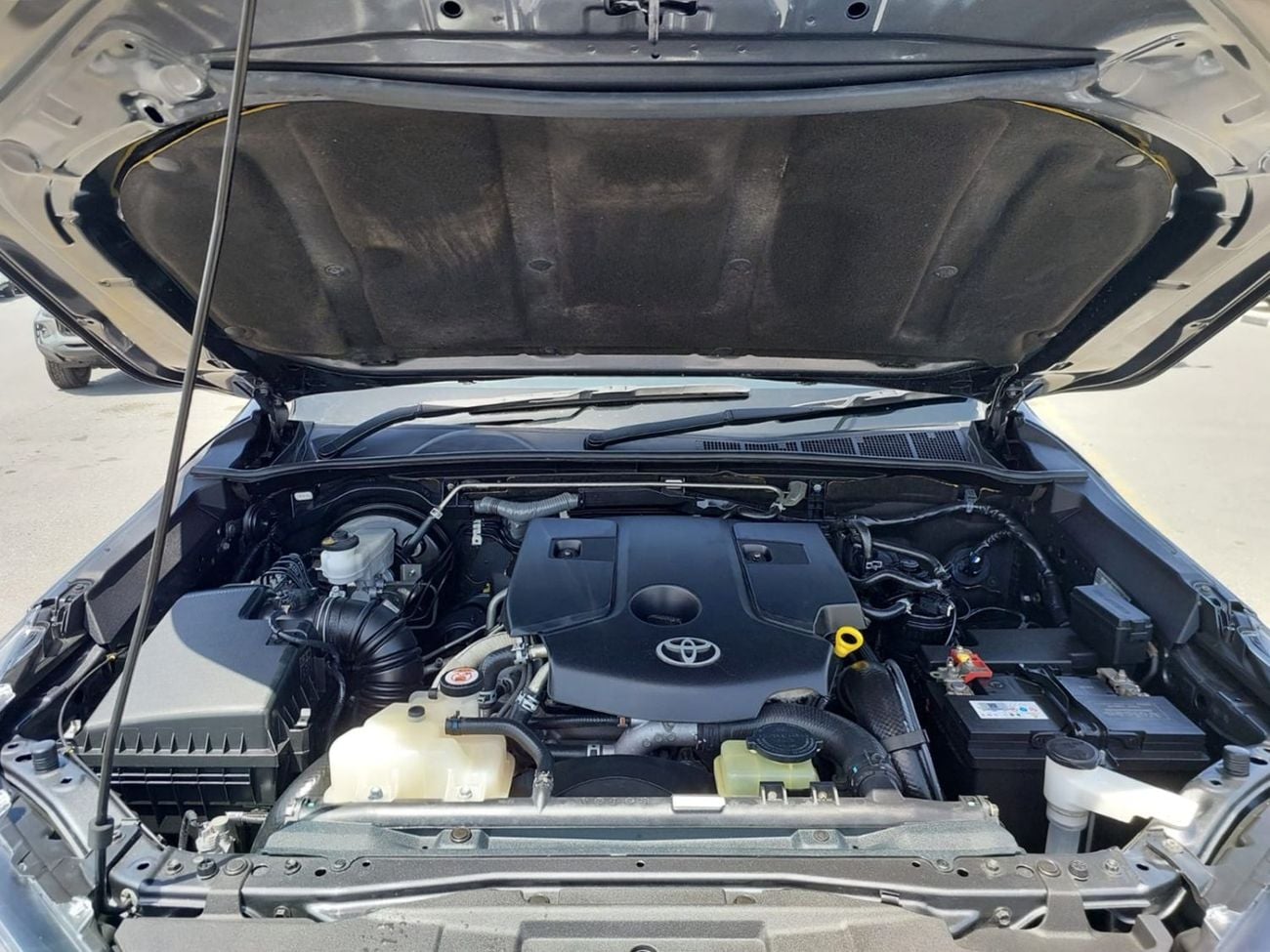 تويوتا هيلوكس TOYOTA HILUX PICKUP RHD 2017 MODEL 2.8 L DIESEL AUTOMATIC(PM93721)