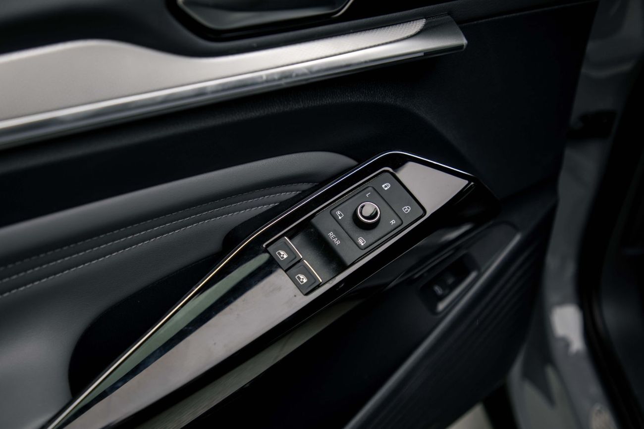 فولكس واجن ID.4 كروز 2024 VOLKSWAGEN ID4 CROZZ PRO - GREY inside BLACK | Export Only