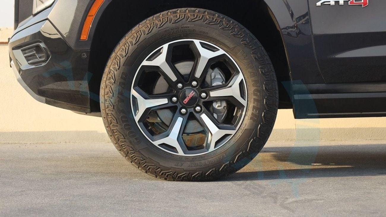GMC Yukon AT4 Ultimate 6.2L V8 4X4 GCC 34600Km With 2 Years Or 100,000 Km Warranty @ Official Dealer