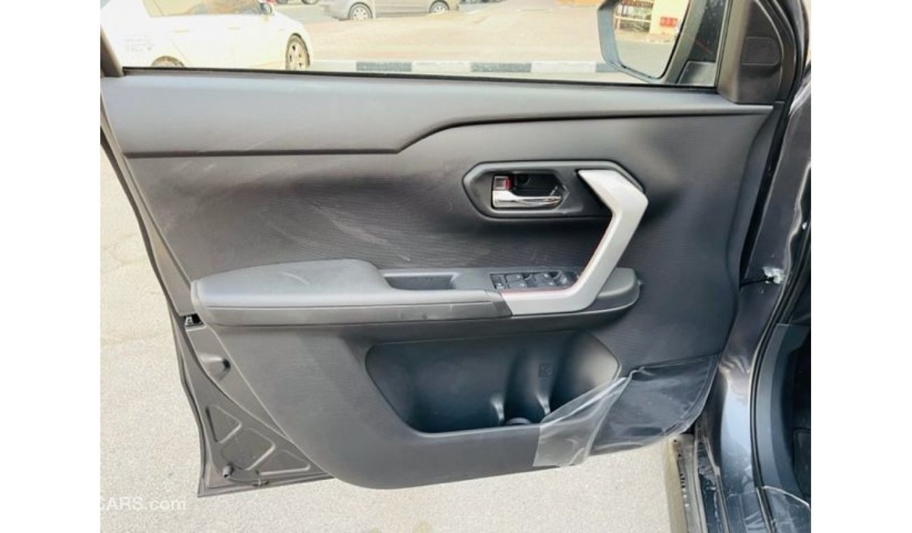 تويوتا ريز Toyota Raize 1.2L G grade Automatic with Alloy wheels + parking sensor