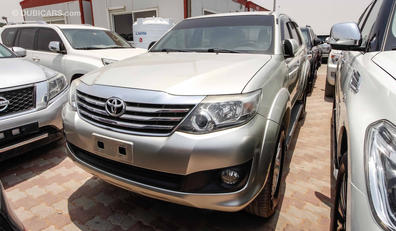 Toyota Fortuner SR5