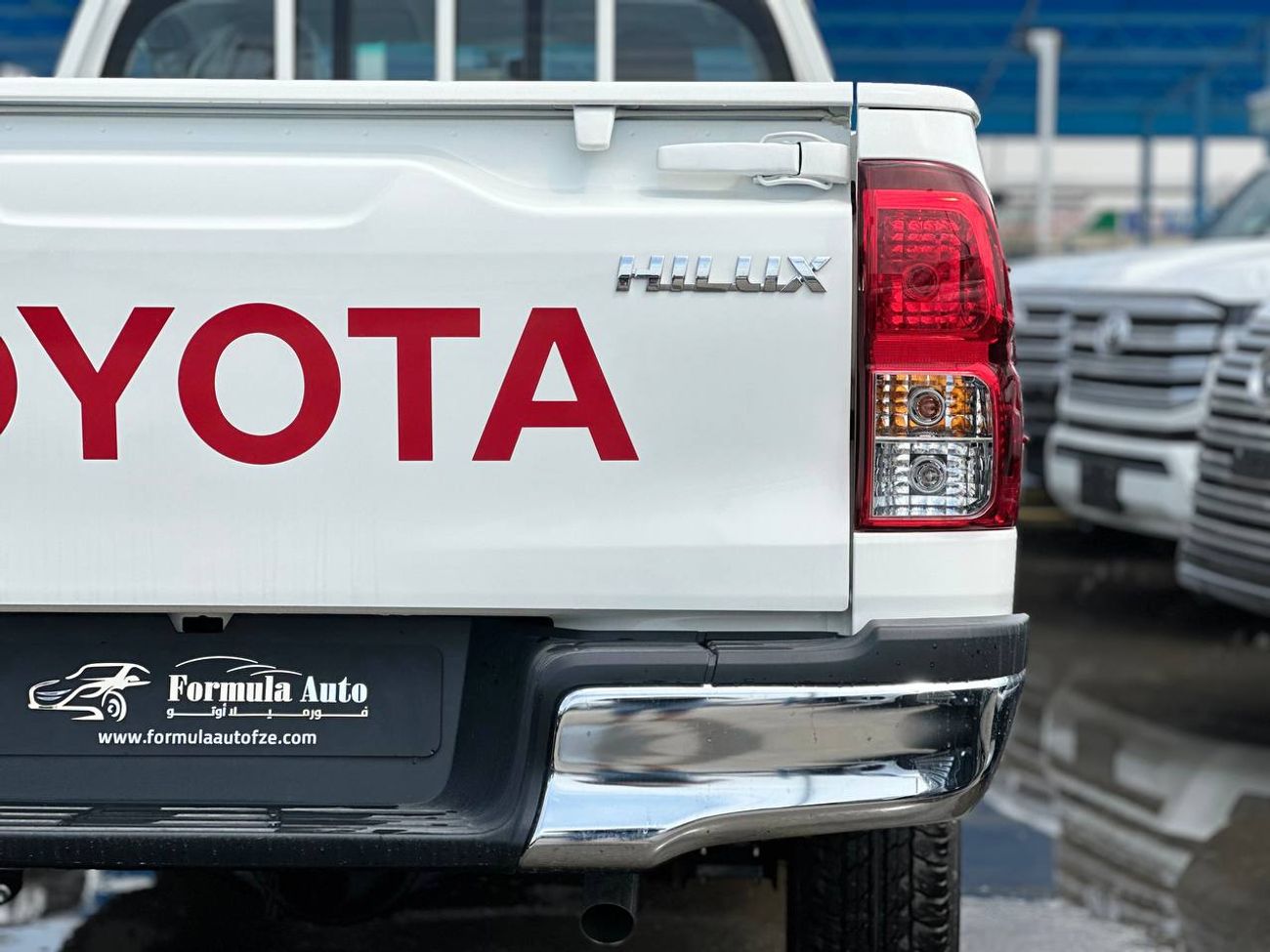 تويوتا هيلوكس سنغل كبين 2.4 لتر 4X4 ديزل ناقل حركة يدوي // 2026 // المواصفات القياسية: نوافذ كهربائية، مشغل DVD //