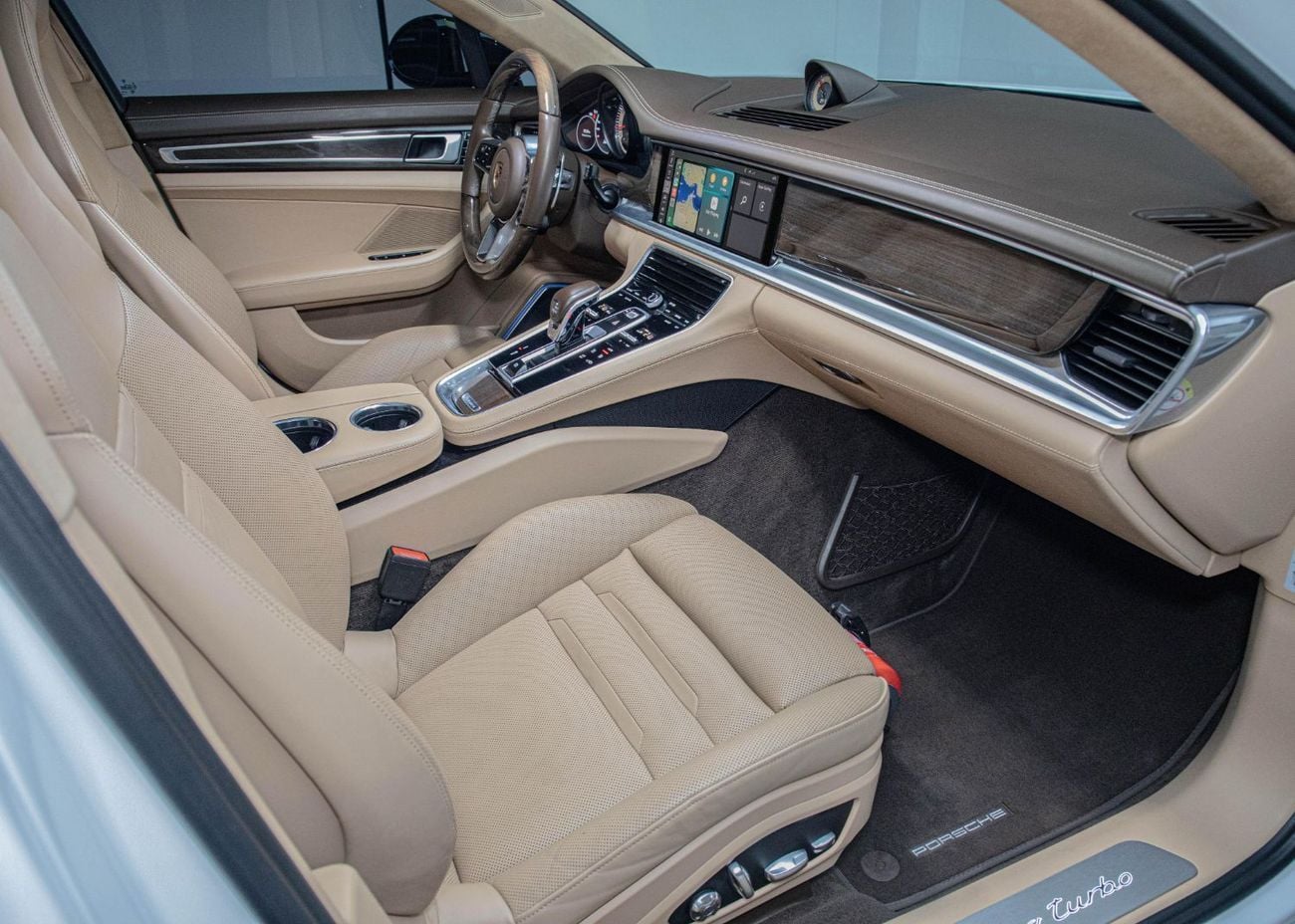 Porsche Panamera Turbo Sport Turismo 4.0L AWD Sport Turismo • 550 BHP • Warranty + Service Contract Available • GCC