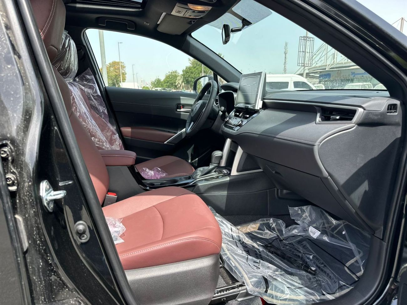 Toyota Corolla Cross TOYOTA COROLLA CROSSOVER 1.8L PET-A/T -FULL - SUNROOF /LTR- 25YM