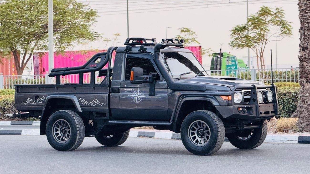 تويوتا لاند كروزر بيك آب HEAVY DUTY FRONT BUMPER | SINGLE CABIN | GR LEATHER SEATS | 4.5L DIESEL ENGINE | MANUAL TRANSMISSION
