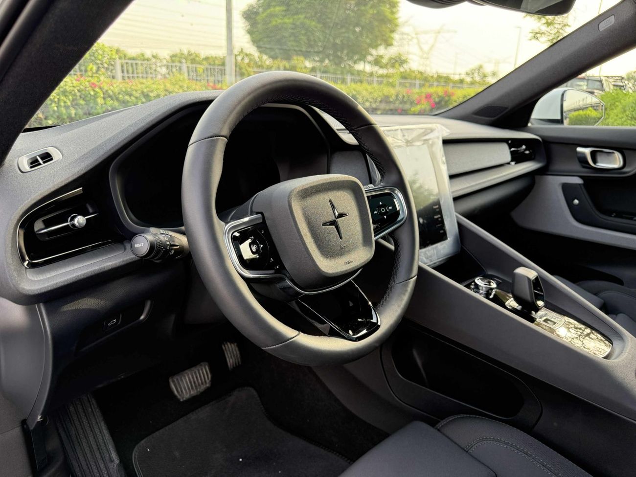 بولستار بوليستار 2 **2024**GCC SPEC UNDER WARRANTY LONG RANGE