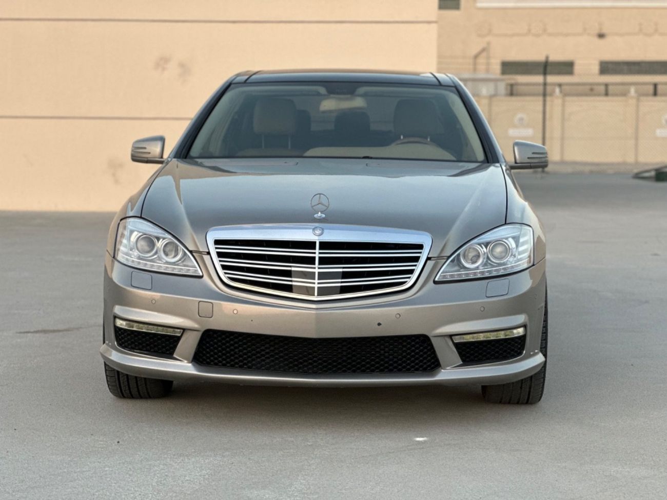 Mercedes-Benz S 350 GCC MODEL 2009 car perfect condition inside and outside full  option sun roof leather seats  screen 