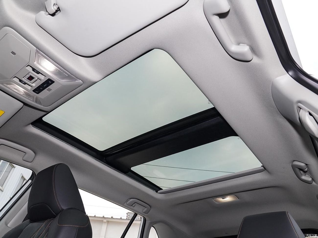 Toyota RAV4 RAV4 2024 HYBRID 2.5L E-CVT 4WD ELITE PLUS EDITION