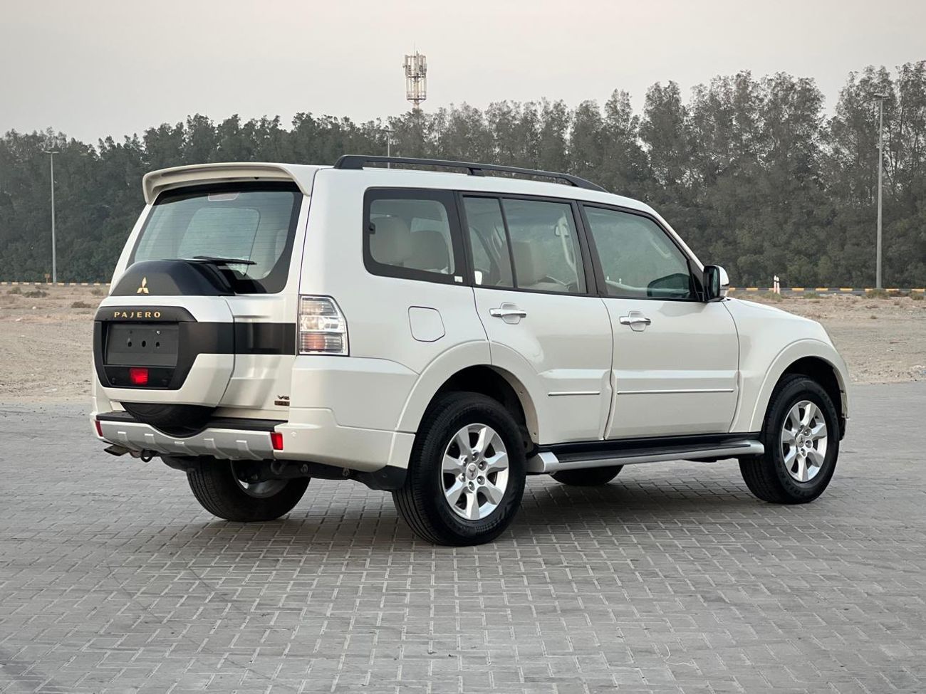 Mitsubishi Pajero Mitsubishi Pajero 2022 3.5L GCC Specs