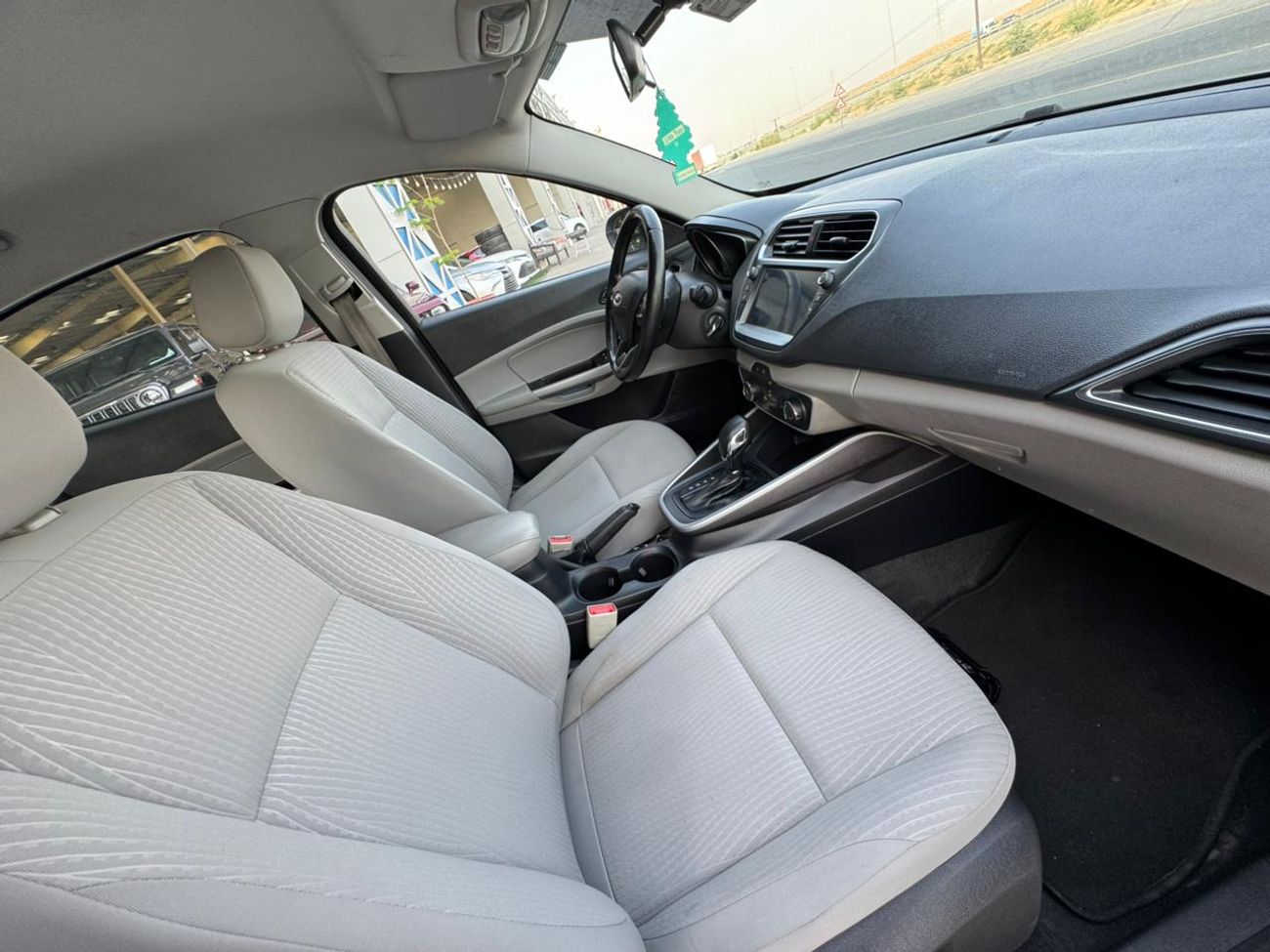 Ford Escort ECO CAR / GCC / BIG SCREEN / RIMS / APPLE ANDROID AUTO / IN PERFECT CONDITION