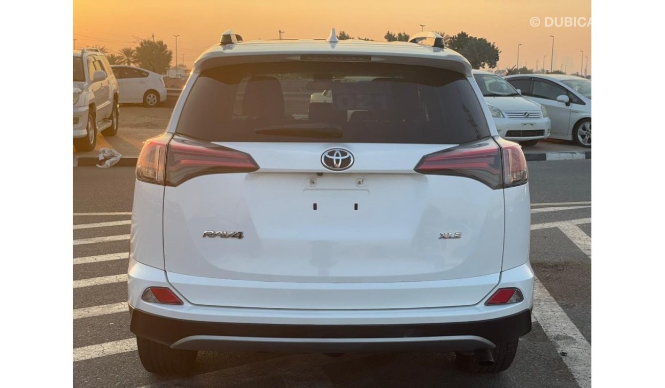 تويوتا راف ٤ 2018 Toyota Rav4 XLE With Sunroof  / EXPORT ONLY / فقط للتصدير