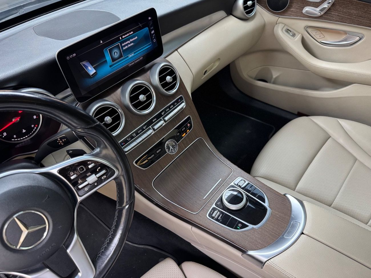 مرسيدس بنز C 300 Std 2.0L (241 HP)