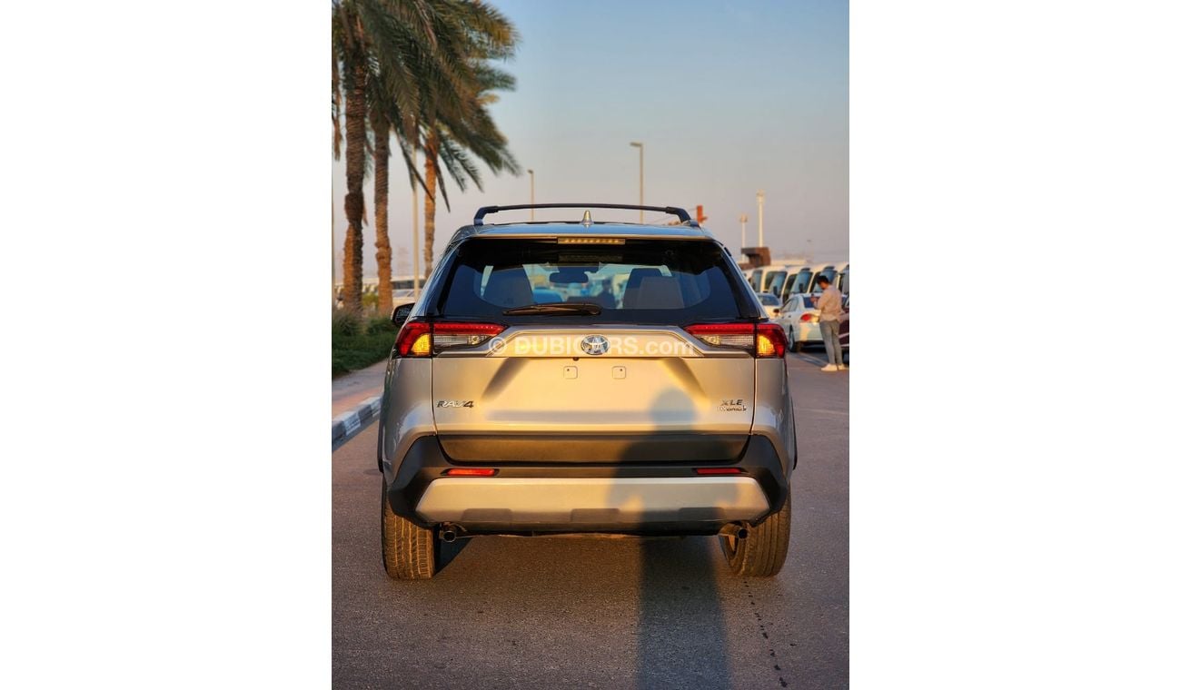 Toyota RAV4 RAV4 XLE HYBRID 2021