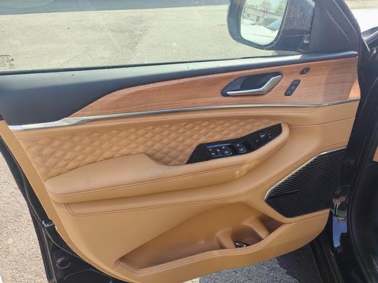 Jeep Cherokee 5 SEATER LIMITED PLUG IN HYBRID ( FOR RE EXPORT ONLY )