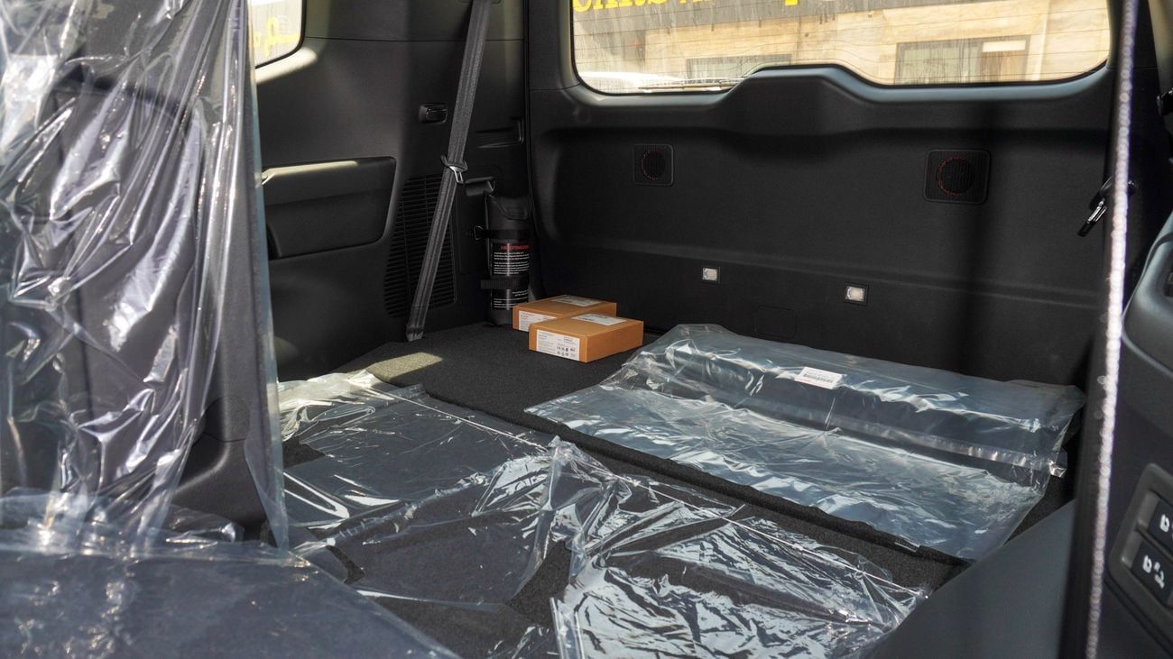 Toyota Land Cruiser VXR 3.5 L twin turbo V6