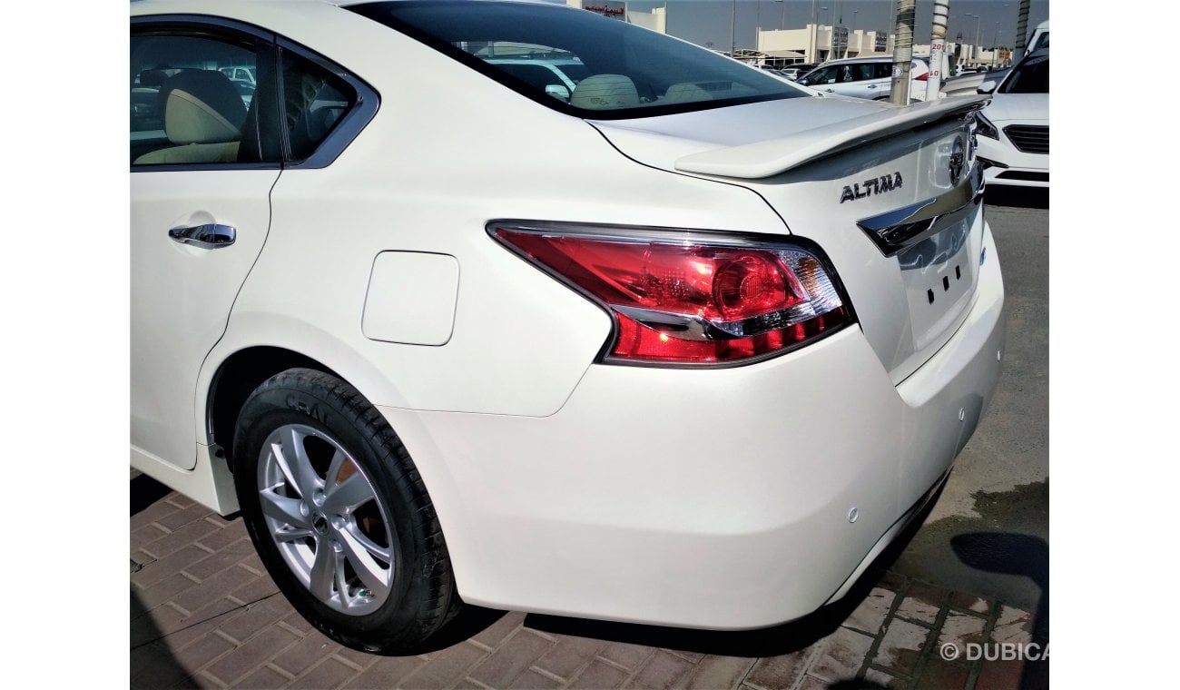 Nissan Altima 2015 WHITE  GCC  NO ACCIDENT PERFECT