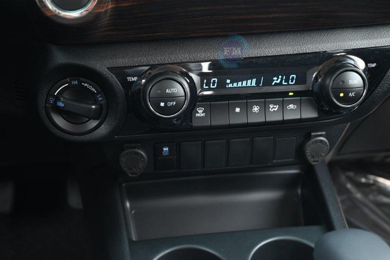 تويوتا هيلوكس Double Cab SR5 2.7L Petrol 4WD Automatic