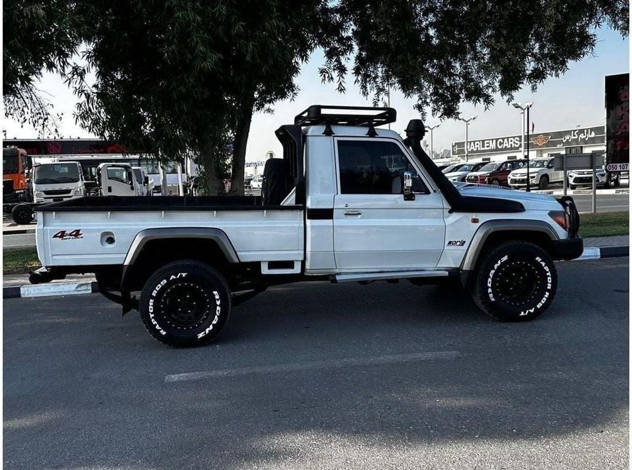 تويوتا لاند كروزر بيك آب diesel 4.5 liter manual gear right hand drive leather seats