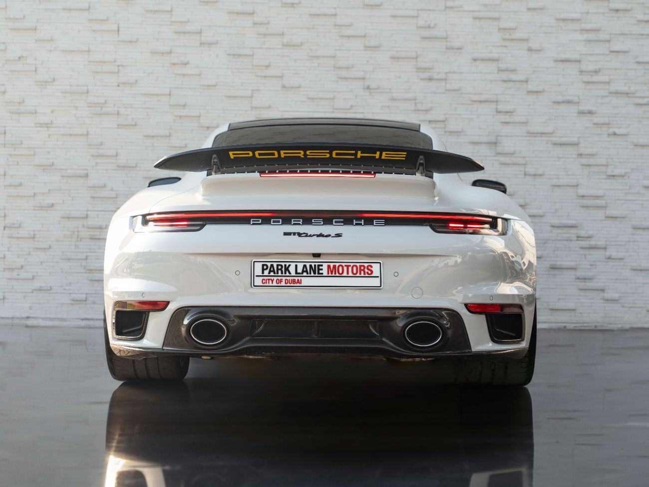 Porsche 911 Turbo S 3.8L (640 HP) Coupe