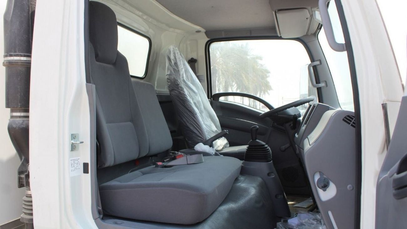Isuzu NPR ISUZU NPR 4570 CC (4.6L) 71 INSULATED BOX VAN MT