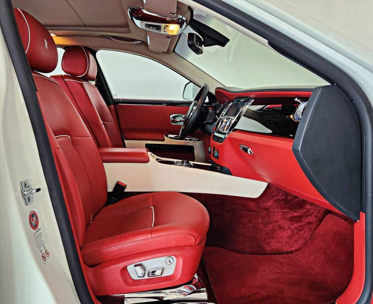 Rolls-Royce Ghost STD 6.6L-12CYL EXCELLENT CONDITION GCC SPECS