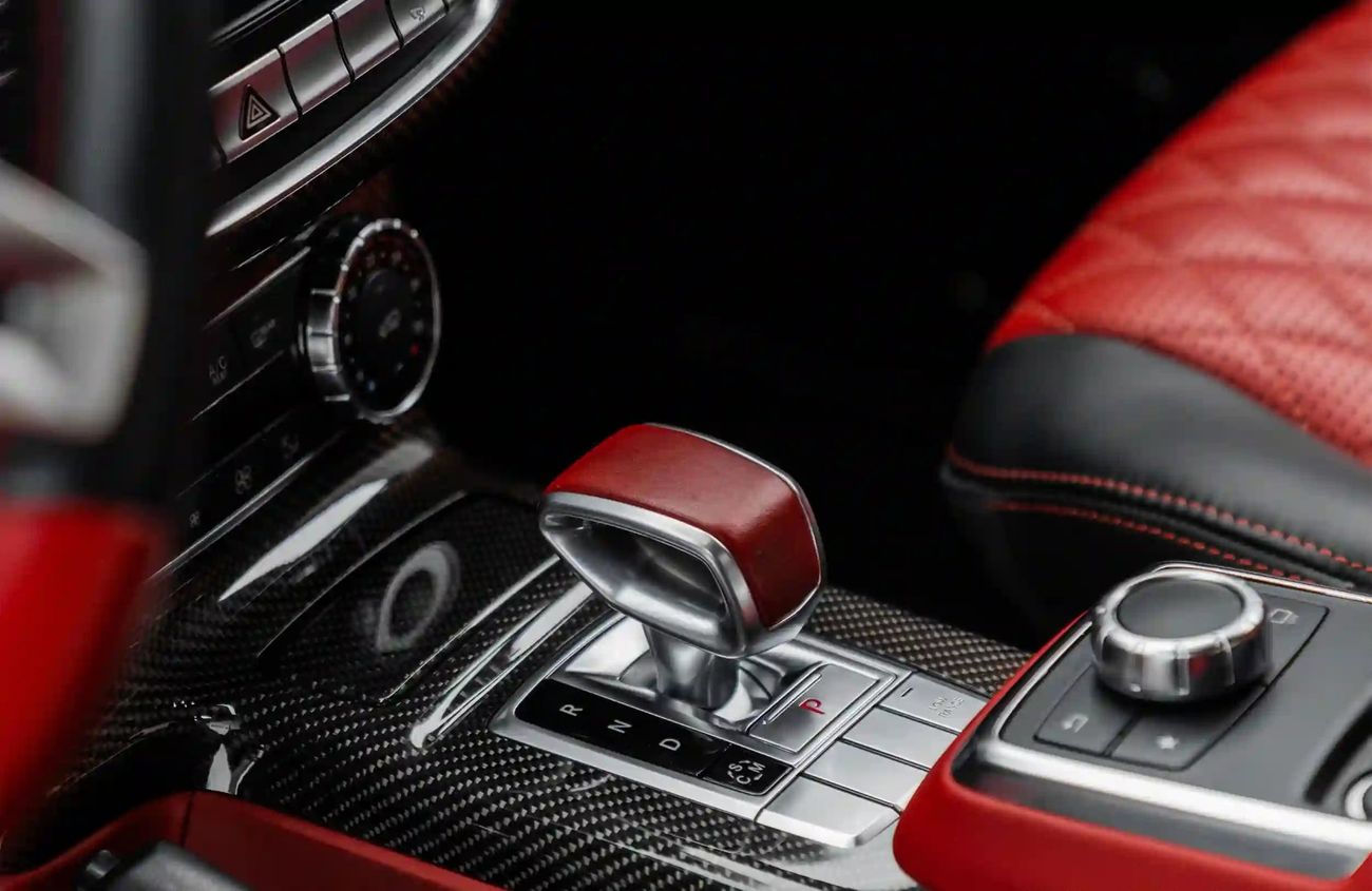 Mercedes Maybach G 650 6.0 L V-12 Biturbo Engine