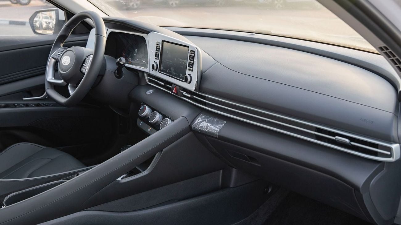 Hyundai Elantra 2025 Hyundai Elantra 1.5L AT Petrol (Chinese Specs)