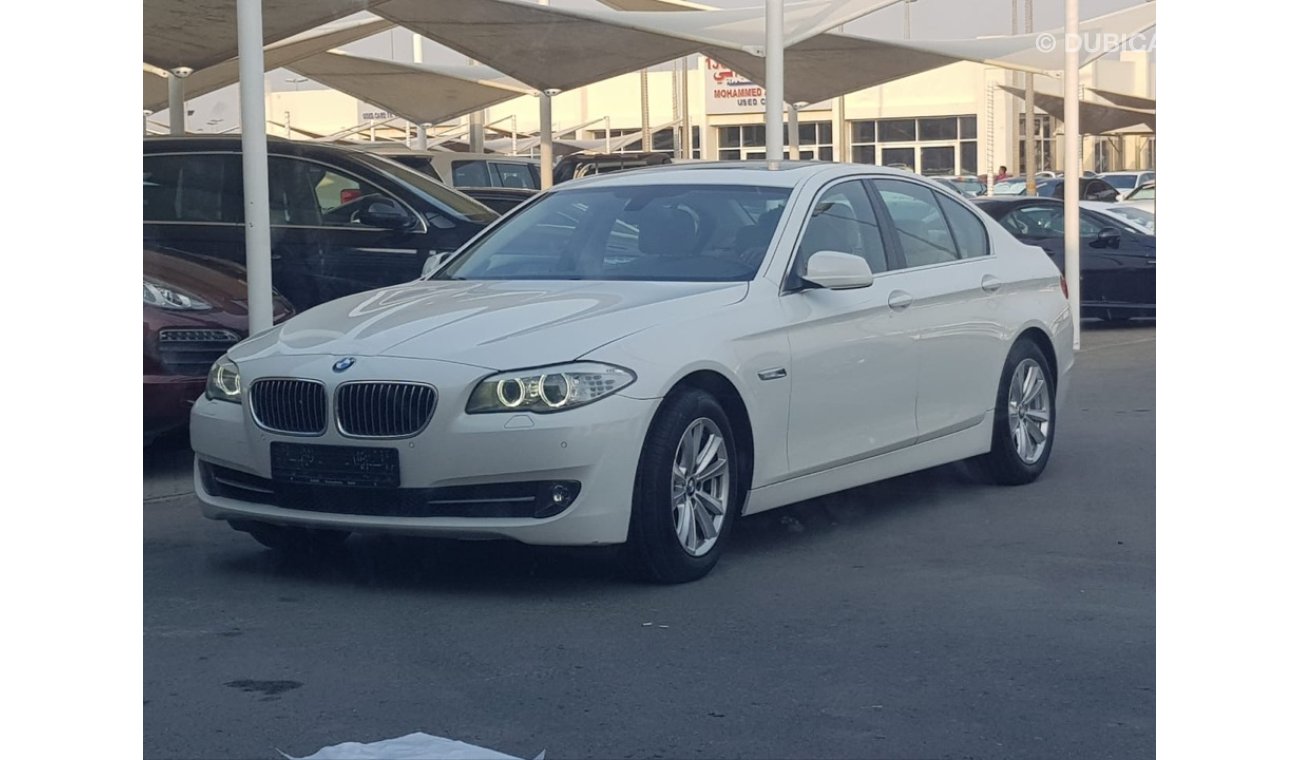 BMW 520i model 2013 GCC car prefect condition full service full option no need any maintenance full o