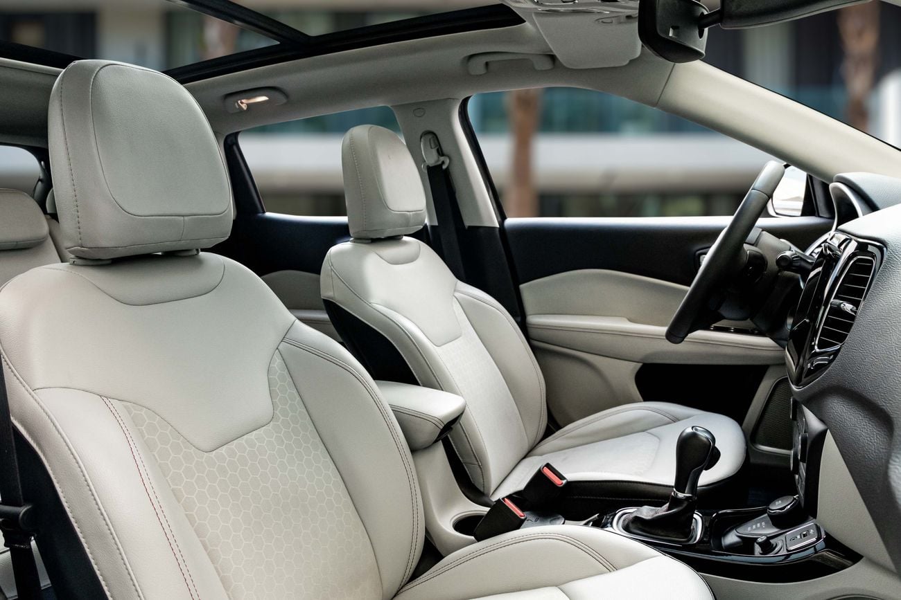 جيب كومباس LIMITED | ONE OWNER | JEEP MAINTAINED