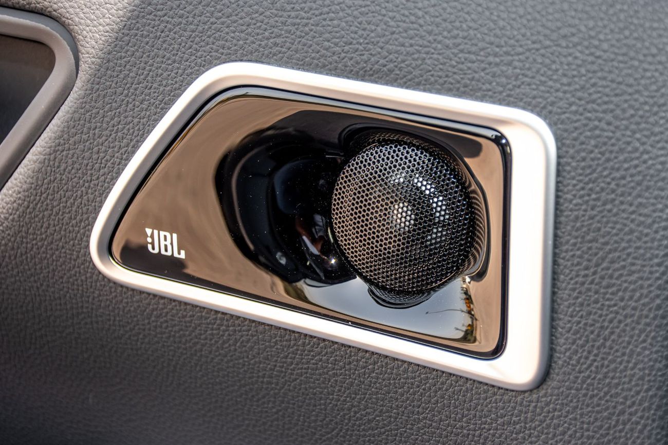 تويوتا لاند كروزر GR-S 3.3L