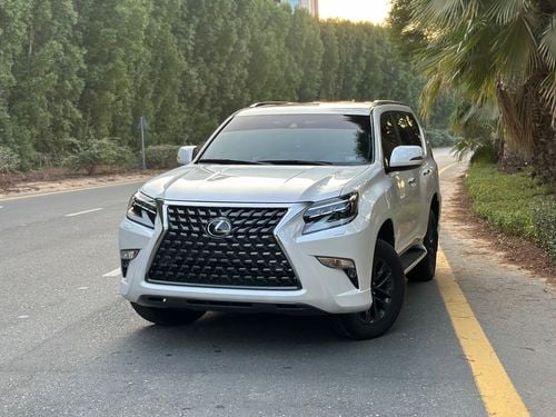 لكزس GX 460 Premium 4.6L V8 | 301 HP | 2023 | VIP 6-Seater | Full Service History | Excellent Condition | 54,000