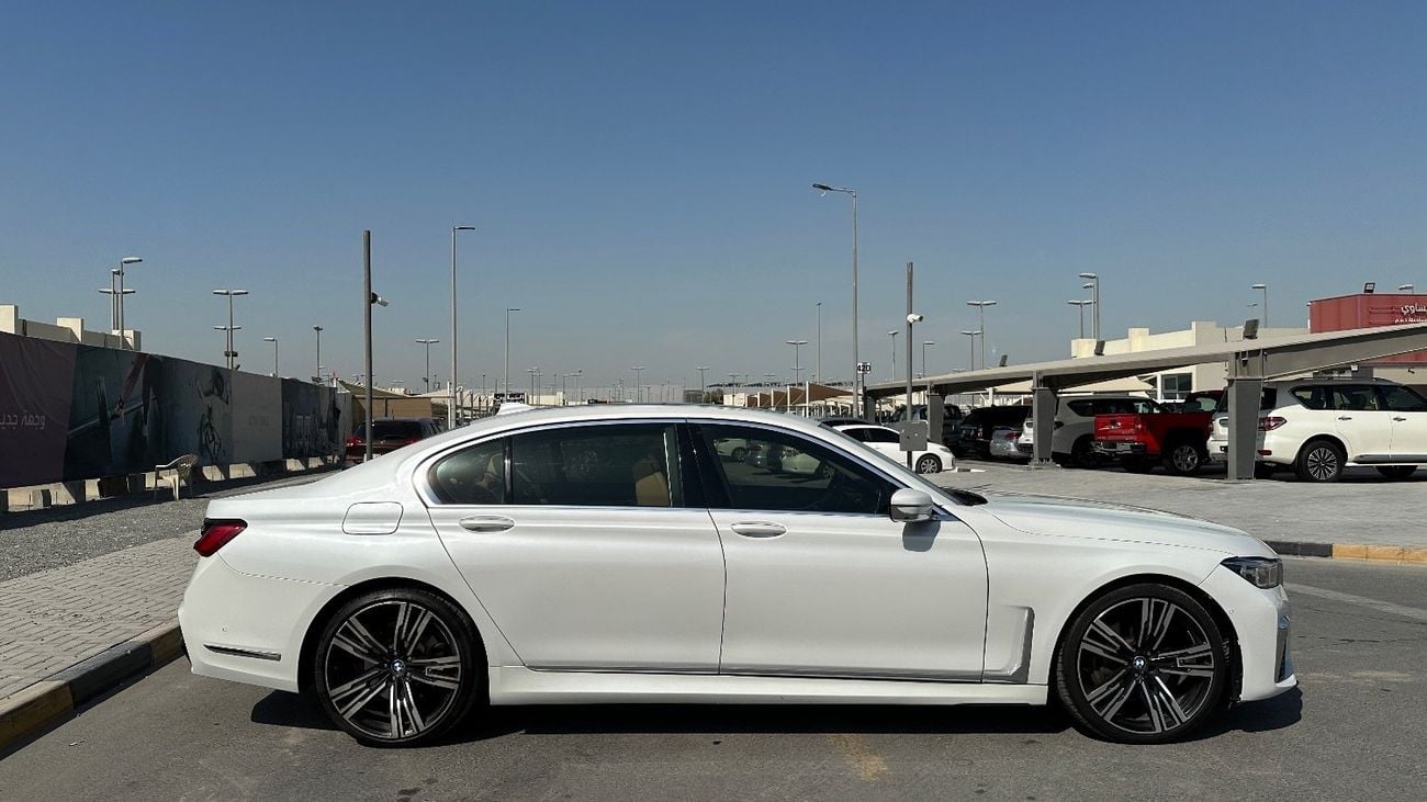 بي أم دبليو 740i 